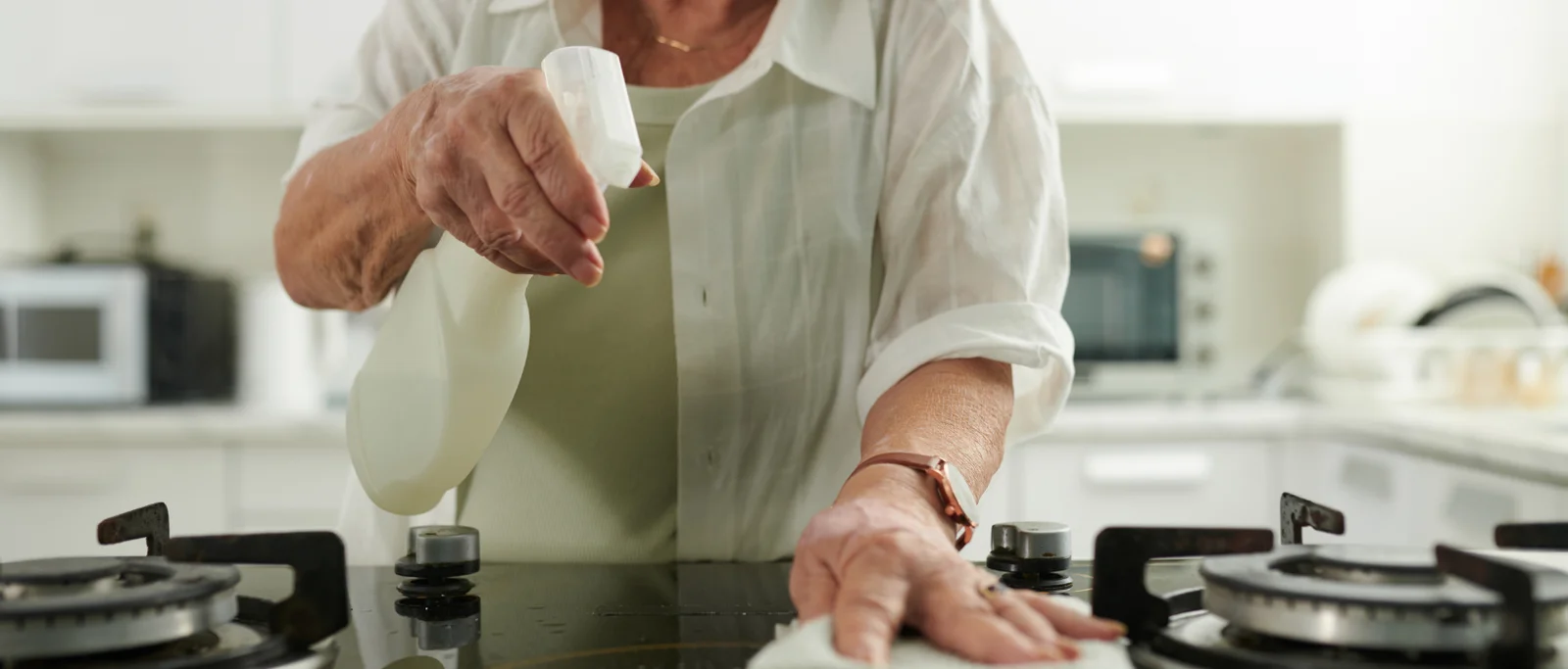 Pagrindiniai cheminių medžiagų šaltiniai buityje: lakieji organiniai junginiai, kvapikliai ir aerozoliai